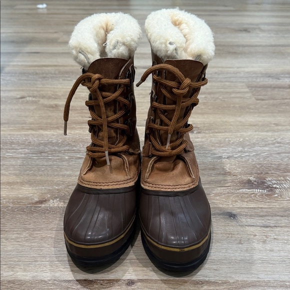 Vintage SOREL Caribou Shearling Boots W9.5/M8 Made in Canada Leather/Wool Lined - Picture 2 of 15